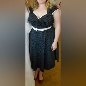 Pinup Couture Heidi dress in polka dots, size 2XL (No belt)